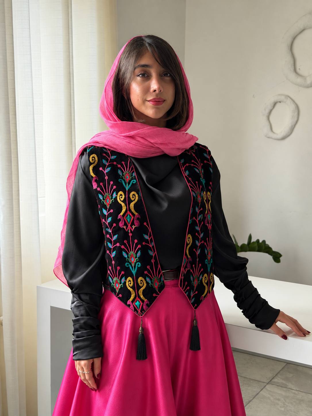photo_2026-10-12_10-36-45 جلیقه مهرو - تصویر 1